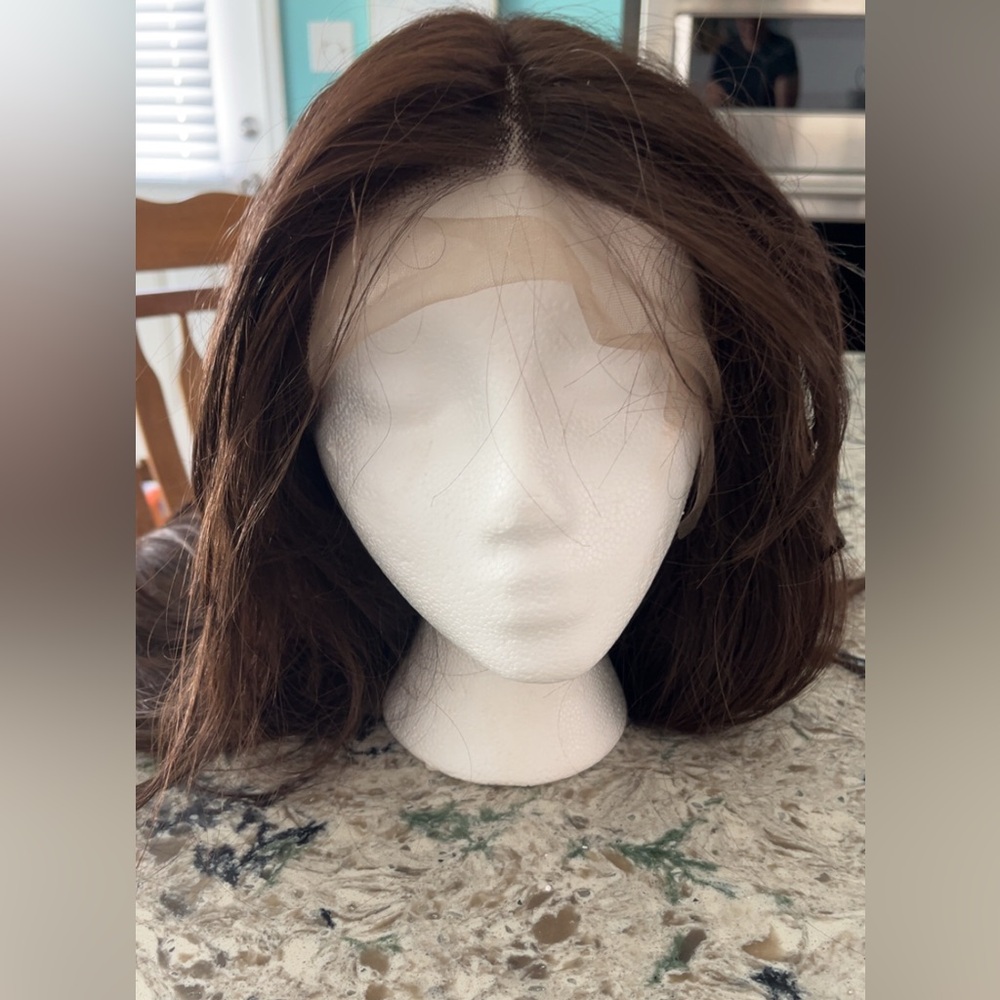 Long brown wig - Picture 2 of 5